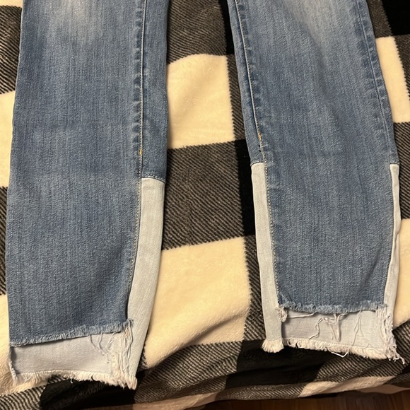 Pilcro and the Letterpress Script Jeans. Size 28 - Picture 4 of 16